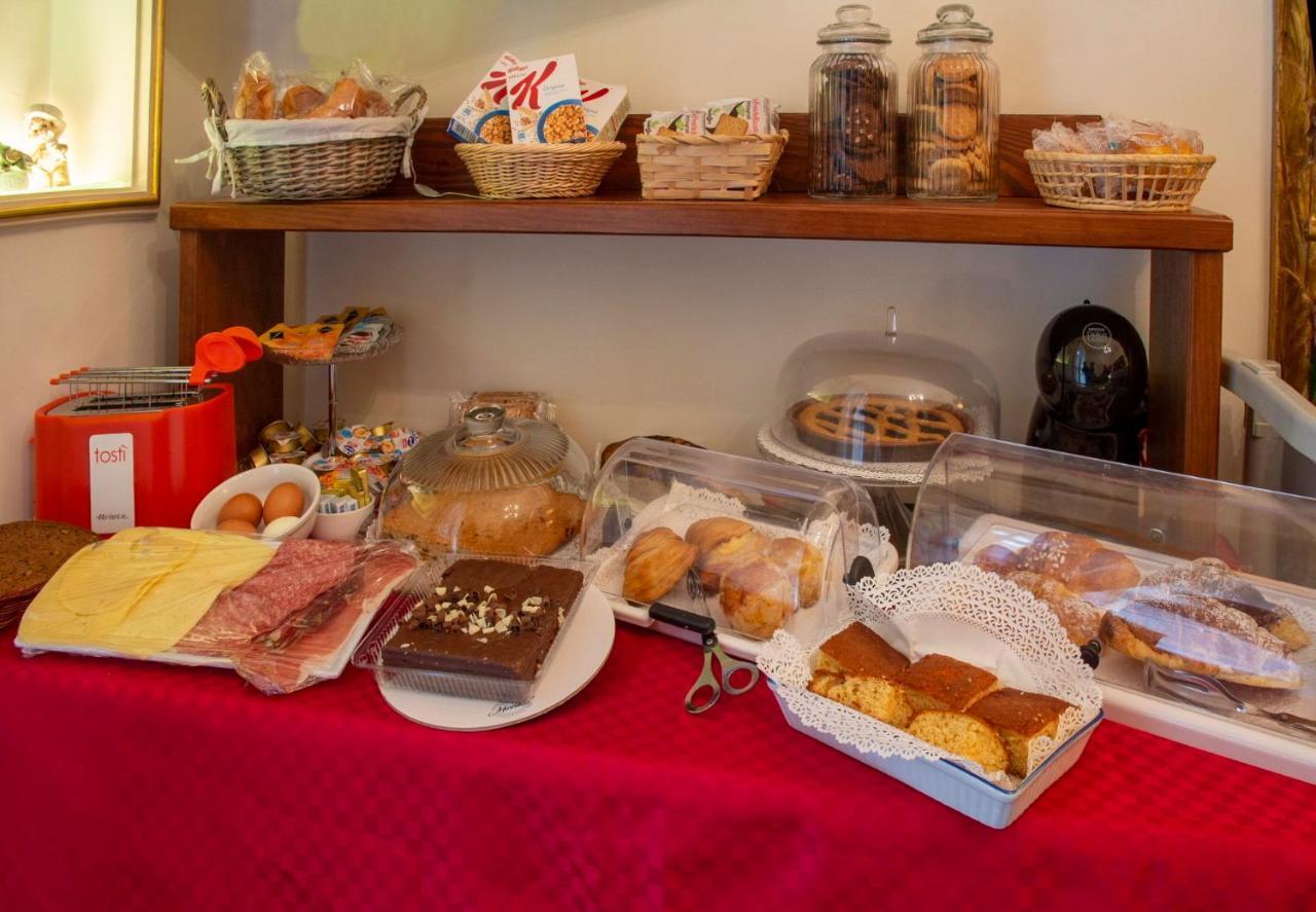 B&B Residenza Via Dei Mille Napoli Bagian luar foto