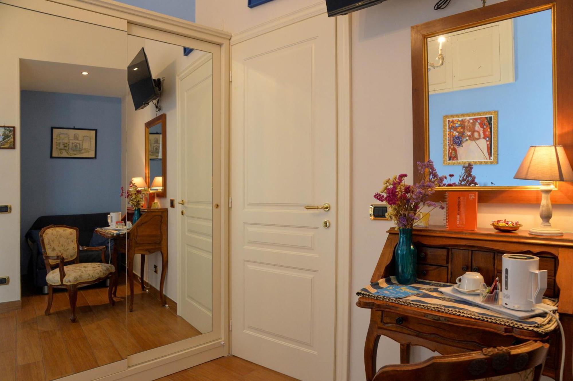 B&B Residenza Via Dei Mille Napoli Bagian luar foto