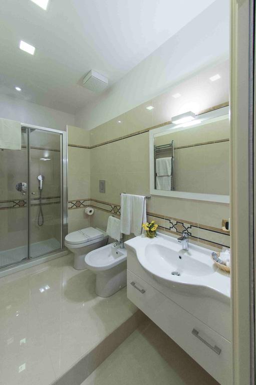 B&B Residenza Via Dei Mille Napoli Bagian luar foto